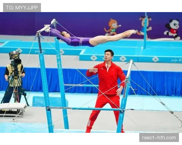 管晨辰这训练强度，凌晨四点还在吊环上晃？